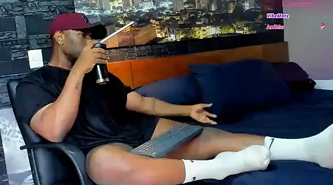 Snapshot of thomas_santtos1 chatting on 03.17.25 thomas santtos1 online show from 03.17.25