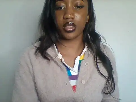 Queeen model online show from 07.06.26