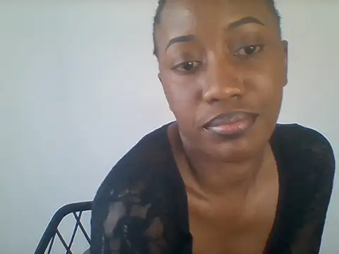 Queeen model online show from 07.30.26