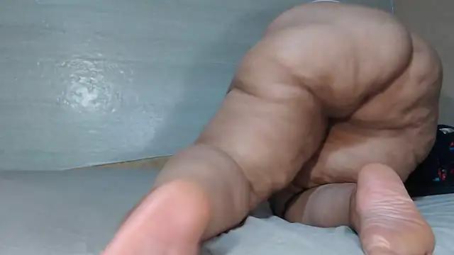 BustyThickyAss online show from 02.26.25