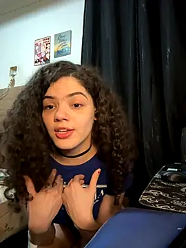 Snapshot of izumikarol chatting on 11.15.25 izumikarol online show from 11.15.25