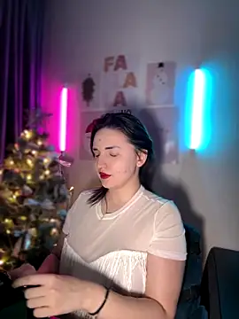 HoneySweetBee online show from 12.19.25