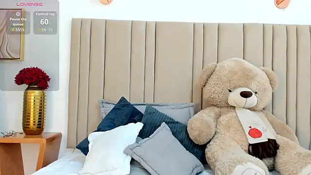 izadii online show from 10.25.25