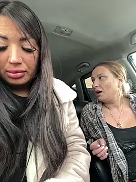 Snapshot of RuslanaXX chatting on 11.15.25 RuslanaXX online show from 11.15.25