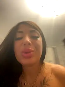 Snapshot of RuslanaXX chatting on 12.02.25 RuslanaXX online show from 12.02.25