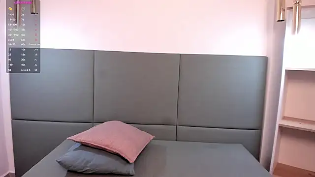 lexiethompson  online show from 01.07.26