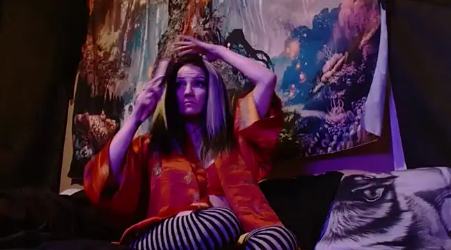 Snapshot of HighCityHoney chatting on 02.04.25 HighCityHoney online show from 02.04.25