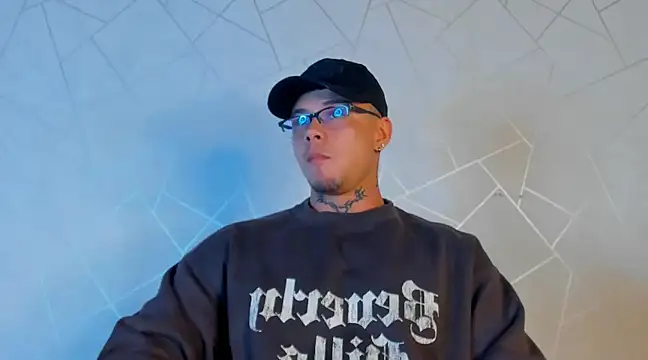 Snapshot of NoahhBrown chatting on 01.20.25 NoahhBrown online show from 01.20.25