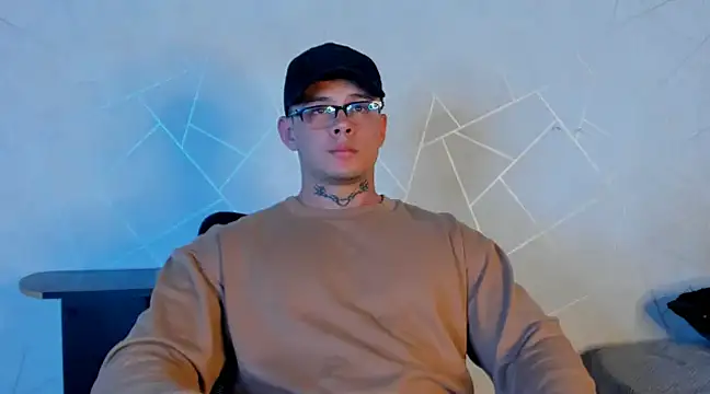 Snapshot of NoahhBrown chatting on 01.26.25 NoahhBrown online show from 01.26.25