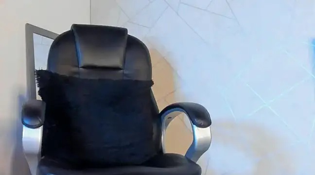 Snapshot of NoahhBrown chatting on 02.23.25 NoahhBrown online show from 02.23.25