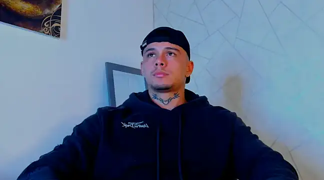 Snapshot of NoahhBrown chatting on 03.01.25 NoahhBrown online show from 03.01.25