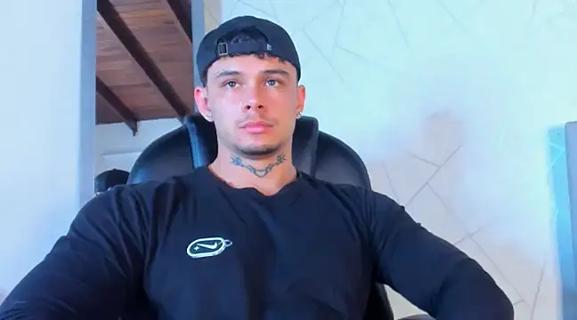 Snapshot of NoahhBrown chatting on 03.06.25 NoahhBrown online show from 03.06.25