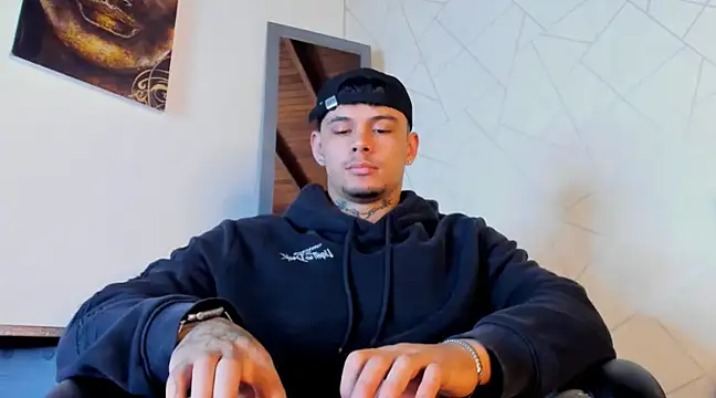 Snapshot of NoahhBrown chatting on 03.07.25 NoahhBrown online show from 03.07.25