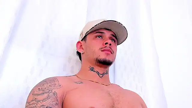 Snapshot of NoahhBrown chatting on 09.15.25 NoahhBrown online show from 09.15.25