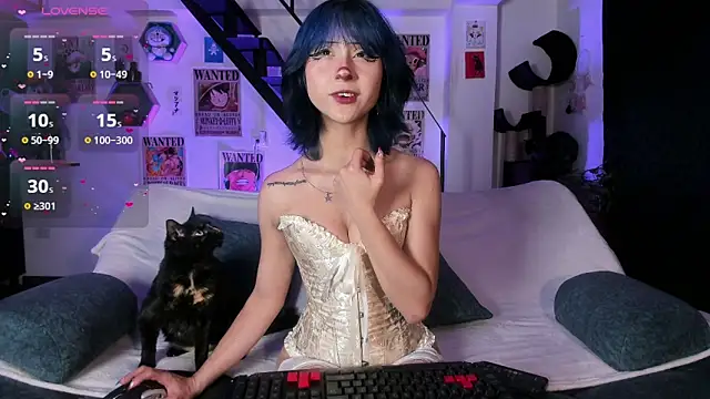 MonxxsLove online show from 10.02.25