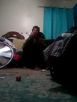 Snapshot of LongDickZee562 chatting on 02.07.25 LongDickZee562 online show from 02.07.25