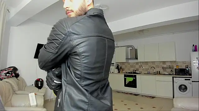 Snapshot of ZackFraser chatting on 02.02.25 ZackFraser online show from 02.02.25