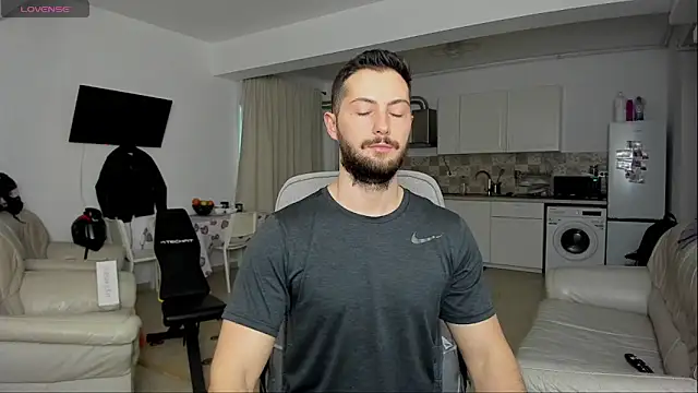 Snapshot of ZackFraser chatting on 03.06.25 ZackFraser online show from 03.06.25