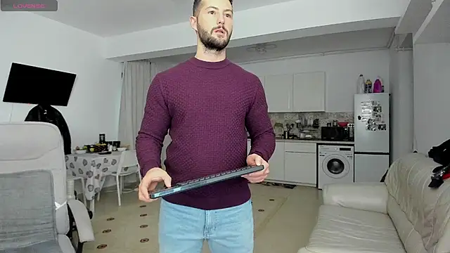 Snapshot of ZackFraser chatting on 10.08.25 ZackFraser online show from 10.08.25