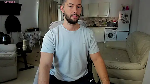 Snapshot of ZackFraser chatting on 10.11.25 ZackFraser online show from 10.11.25