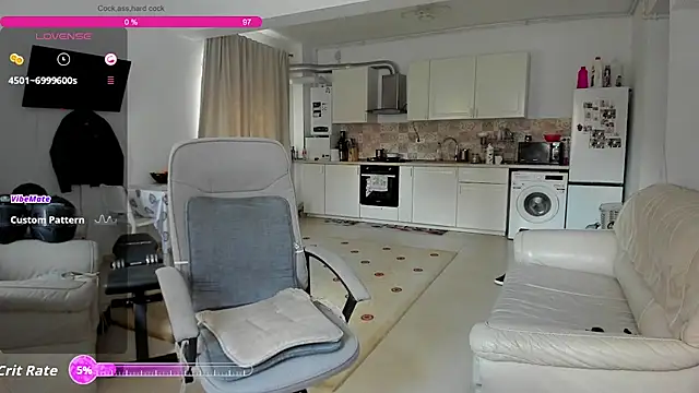 Snapshot of ZackFraser chatting on 10.19.25 ZackFraser online show from 10.19.25