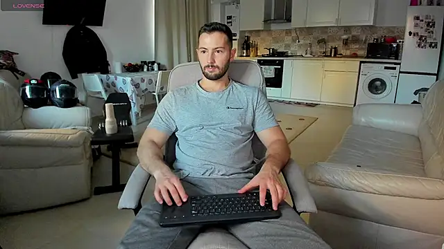 Snapshot of ZackFraser chatting on 10.23.25 ZackFraser online show from 10.23.25