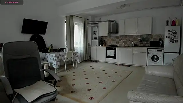 Snapshot of ZackFraser chatting on 11.12.25 ZackFraser online show from 11.12.25