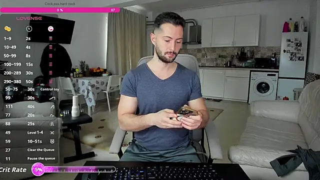 Snapshot of ZackFraser chatting on 11.28.25 ZackFraser online show from 11.28.25