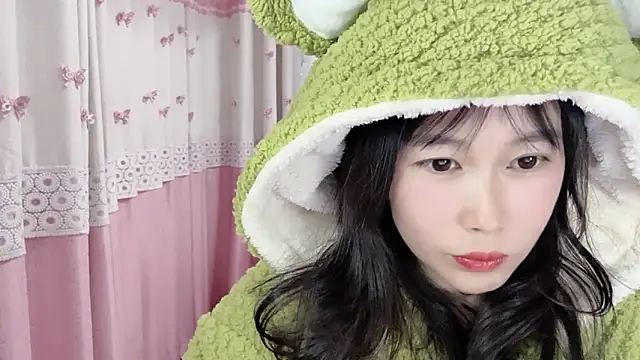 Snapshot of Shleybaby chatting on 12.15.24 Shleybaby online show from 12.15.24