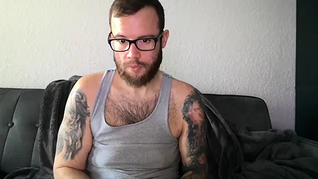 Snapshot of 662am chatting on 01.28.25 662am online show from 01.28.25