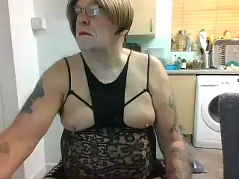 Snapshot of samanthasissieuk chatting on 01.01.25 samanthasissieuk online show from 01.01.25