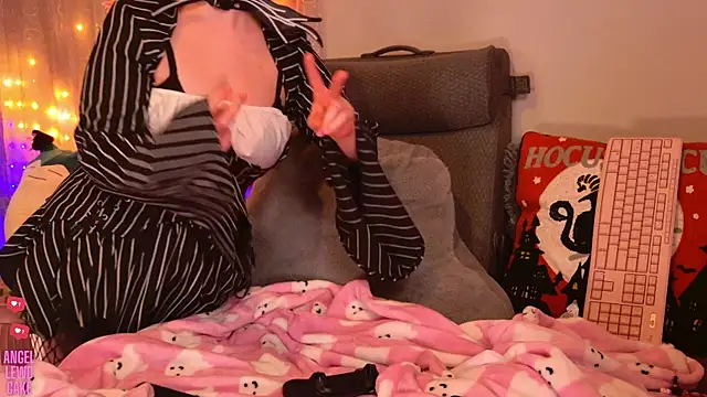 Angel-Lewd-Cake online show from 11.01.25