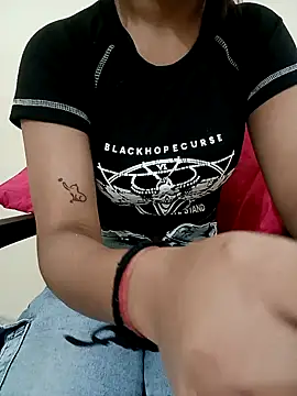 Snapshot of sweet_jia23 chatting on 02.15.25 sweet jia23 online show from 02.15.25