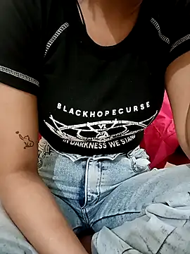 Snapshot of sweet_jia23 chatting on 02.15.25 sweet jia23 online show from 02.15.25