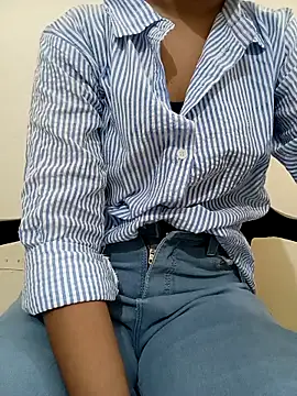 Snapshot of sweet_jia23 chatting on 10.31.25 sweet jia23 online show from 10.31.25