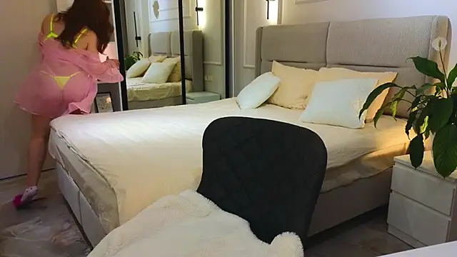 Lina-hill online show from 04.30.26