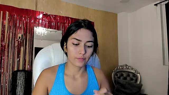 Snapshot of your_khloe chatting on 01.10.25 your khloe online show from 01.10.25