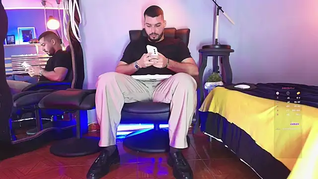 Snapshot of HenryBenso chatting on 03.09.25 HenryBenso online show from 03.09.25