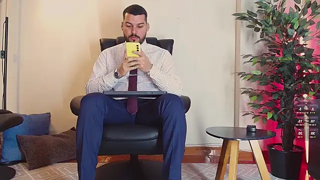 Snapshot of HenryBenso chatting on 09.11.25 HenryBenso online show from 09.11.25