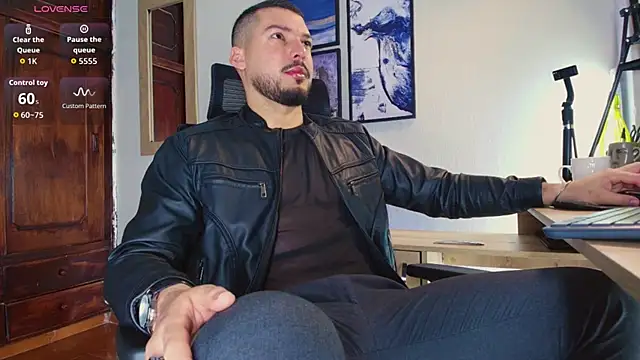 Snapshot of HenryBenso chatting on 11.03.25 HenryBenso online show from 11.03.25