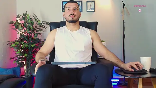 Snapshot of HenryBenso chatting on 01.17.26 HenryBenso online show from 01.17.26