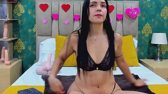 Snapshot of SuzanSmithh chatting on 02.04.25 SuzanSmithh online show from 02.04.25