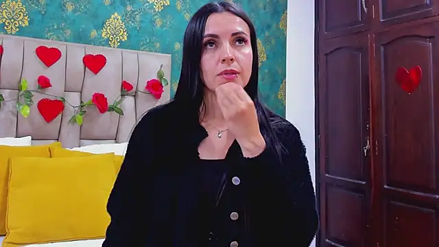 Snapshot of SuzanSmithh chatting on 02.27.25 SuzanSmithh online show from 02.27.25