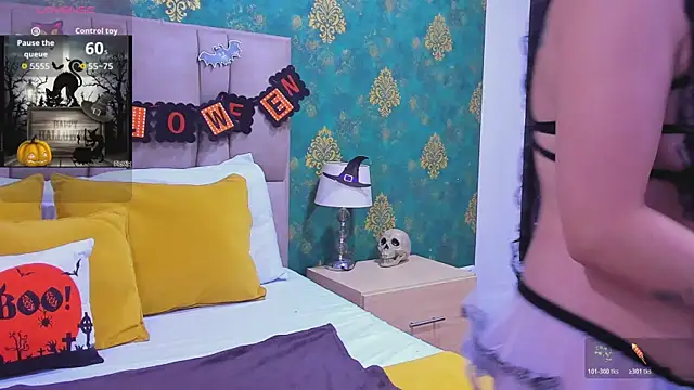 Snapshot of SuzanSmithh chatting on 10.18.25 SuzanSmithh online show from 10.18.25