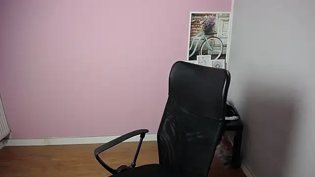 Snapshot of viktoria_lovely chatting on 09.10.25 viktoria lovely online show from 09.10.25