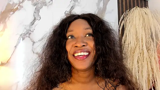 Snapshot of aidaadams chatting on 02.13.25 aidaadams online show from 02.13.25