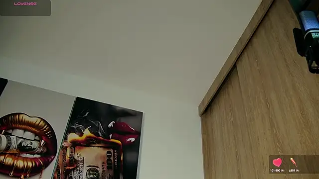 Snapshot of aidaadams chatting on 09.11.25 aidaadams online show from 09.11.25