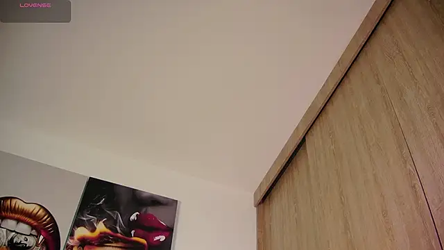 Snapshot of aidaadams chatting on 09.17.25 aidaadams online show from 09.17.25