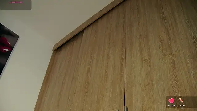 Snapshot of aidaadams chatting on 09.18.25 aidaadams online show from 09.18.25