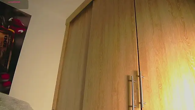 Snapshot of aidaadams chatting on 09.30.25 aidaadams online show from 09.30.25